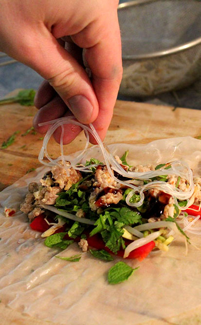 How to make a Vietnamese Fresh Roll